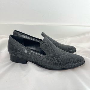 Vince Lela Snakeskin Embossed Grey Black Leather Loafers Slip On Shoes Size 6